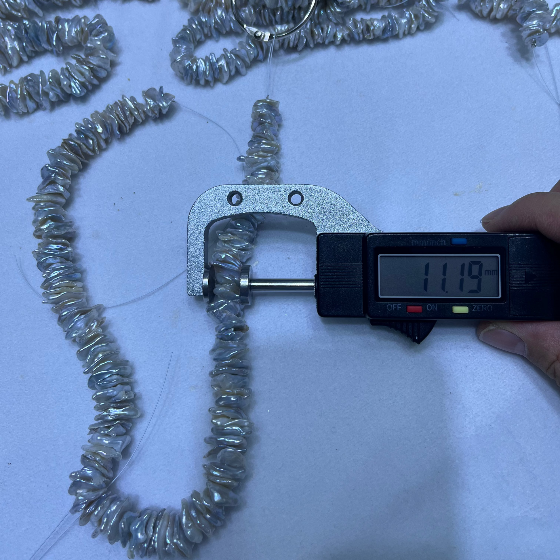10-12mm keshi pearl grey drill center