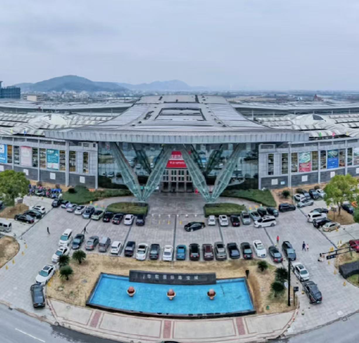 China Pearl City-The biggest freshwater pearls wholesale market in the world