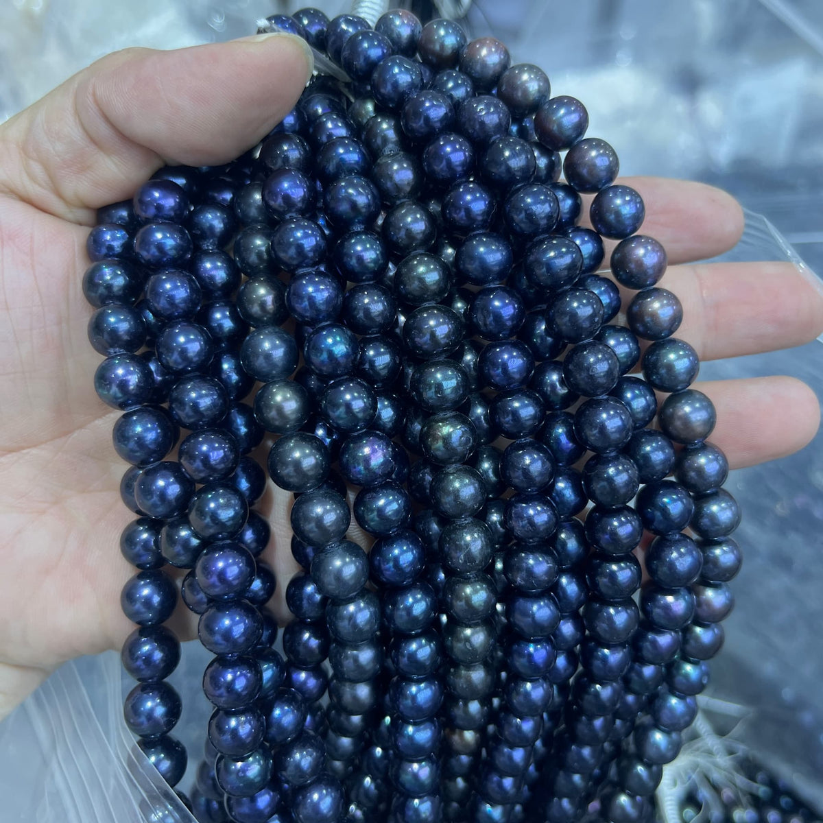 10-11mm round Black Blue pearl strand