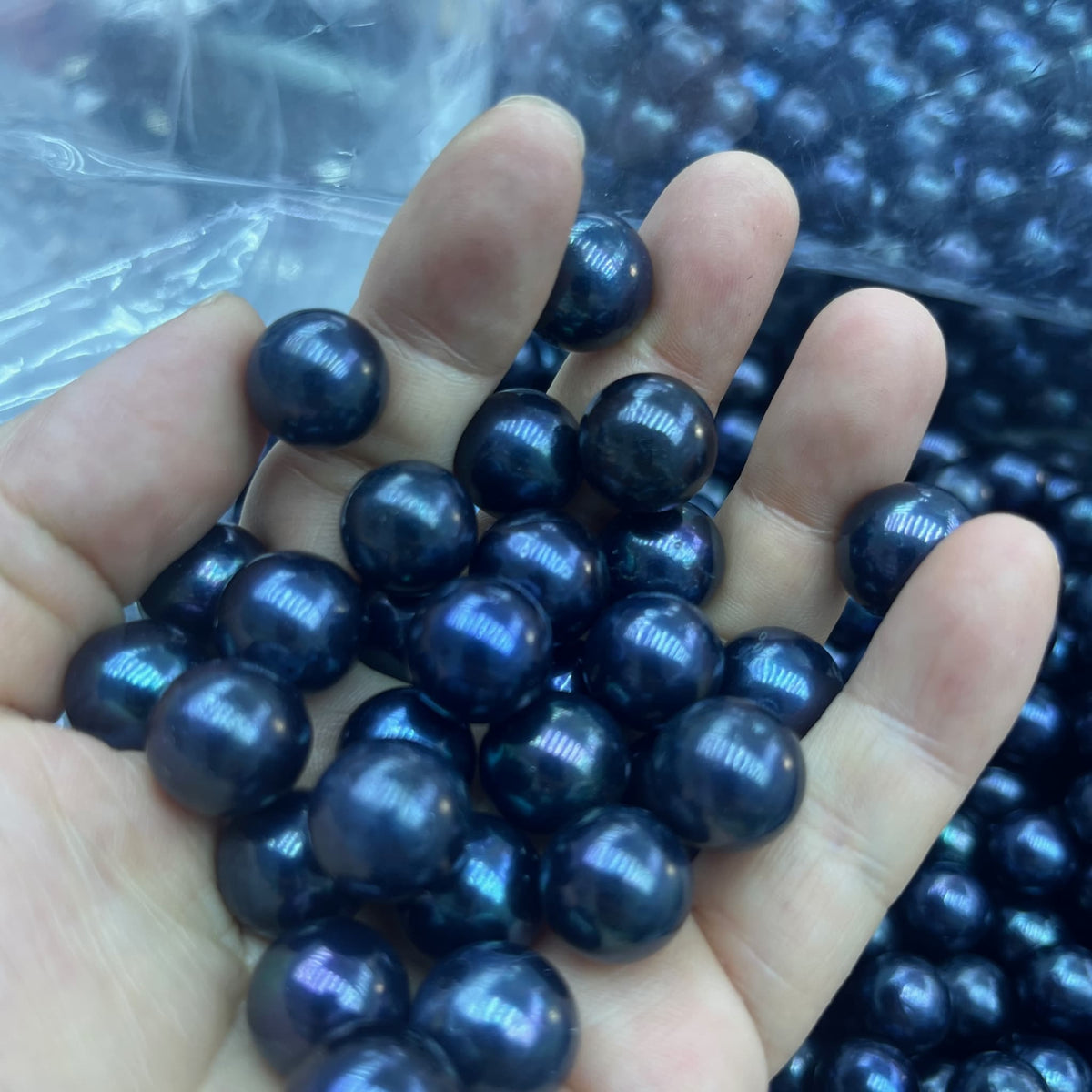 13-14mm Freshwater Black Pearls Round (Dye Color) 4A Price for 100g