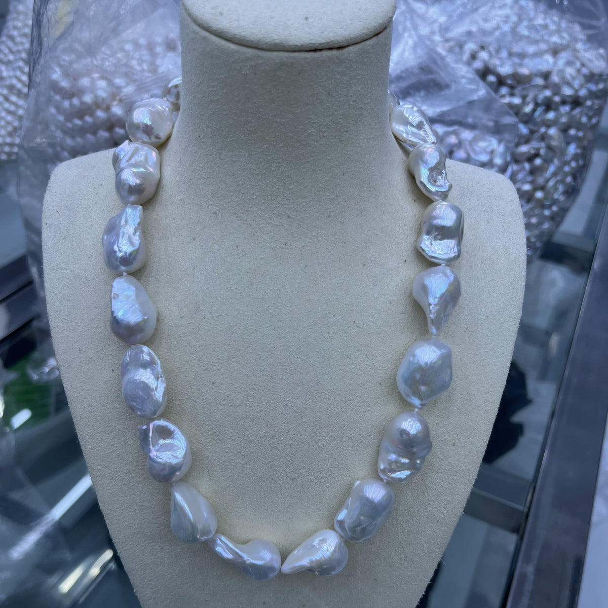 13-15mm_Baroque_Pearl_strand white