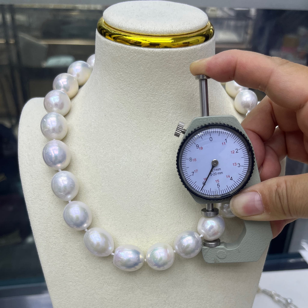 15mm off round pearl strand