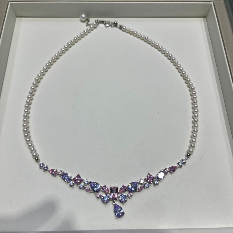 3mm_round_pearl necklace_with_crystal