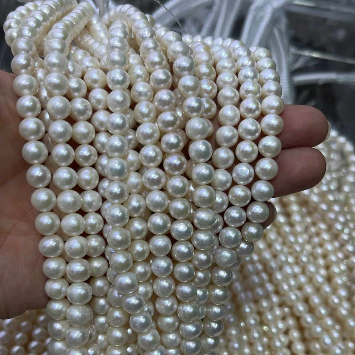 7–8mm Near Round Pearl Strand white – 4A