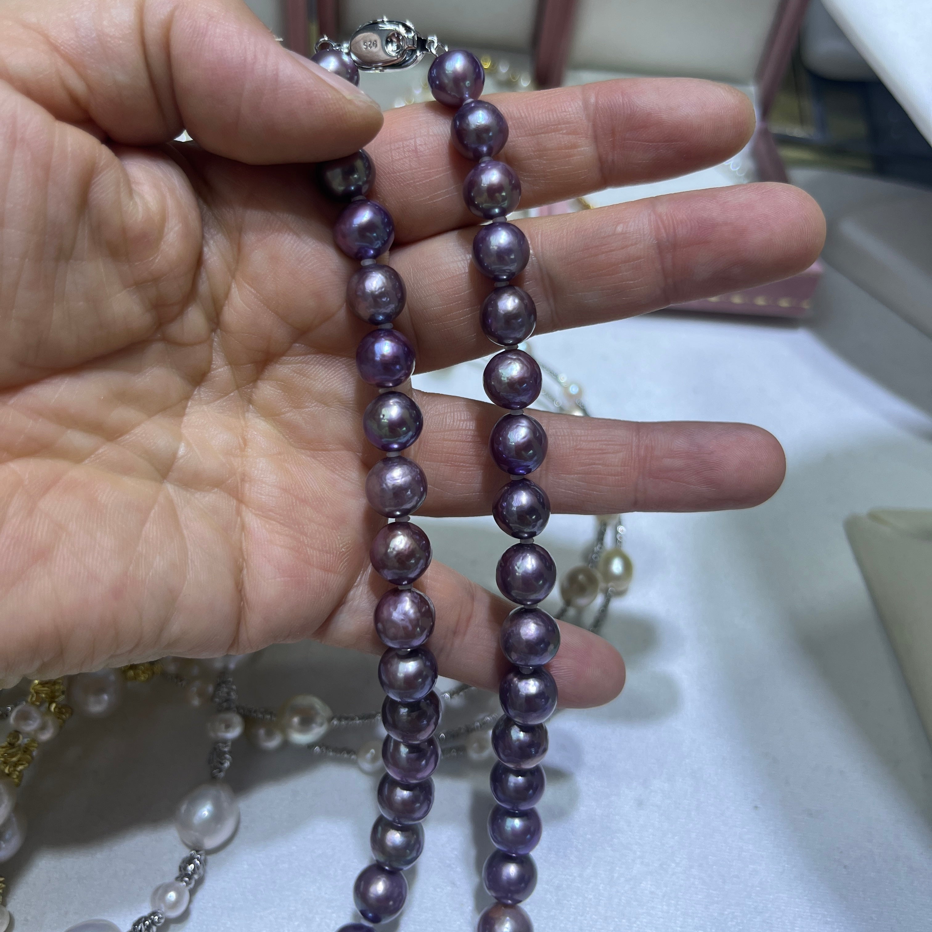 8-10mm Lavender Round Pearl Necklace - Elegant Violet Hues for Modern Designs