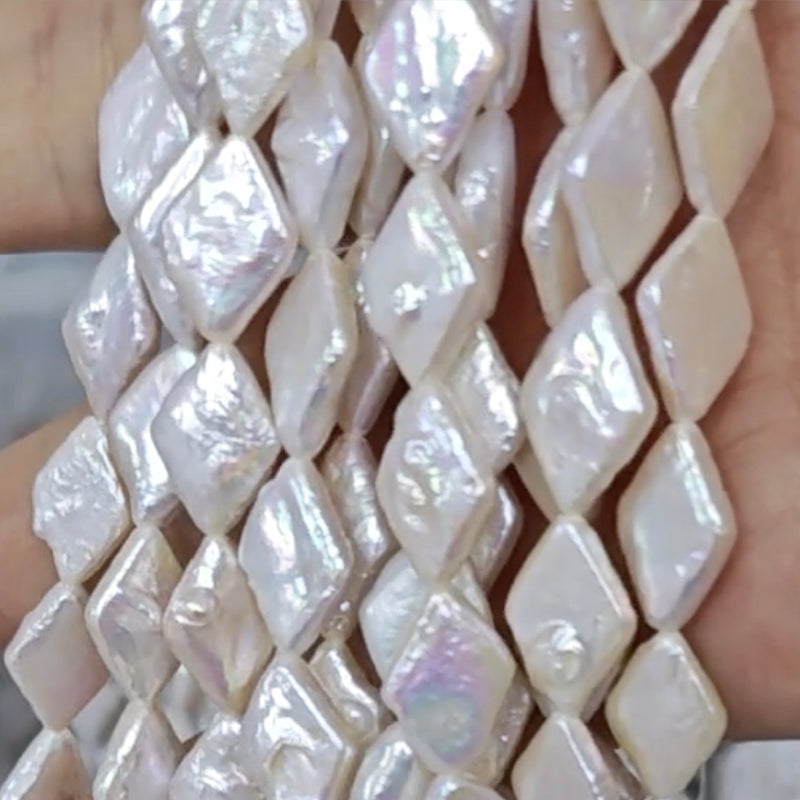8mm diamond_pearl strand_white
