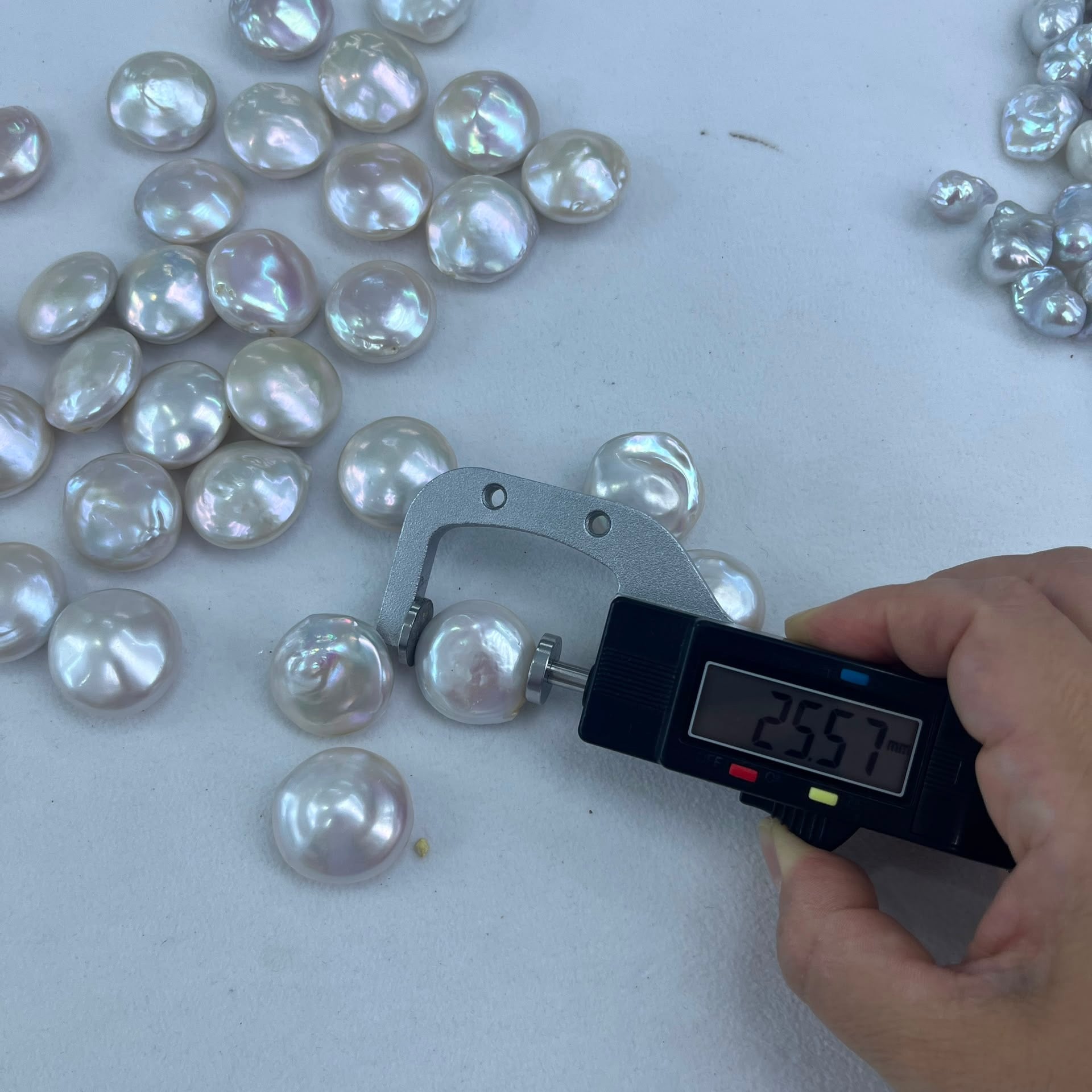 25mm+Big Size coin pearl loose white - 5A Price for 10 pcs