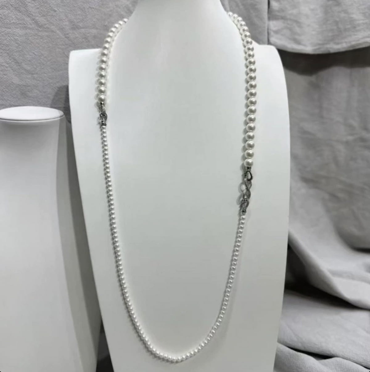 Opera pearl necklace