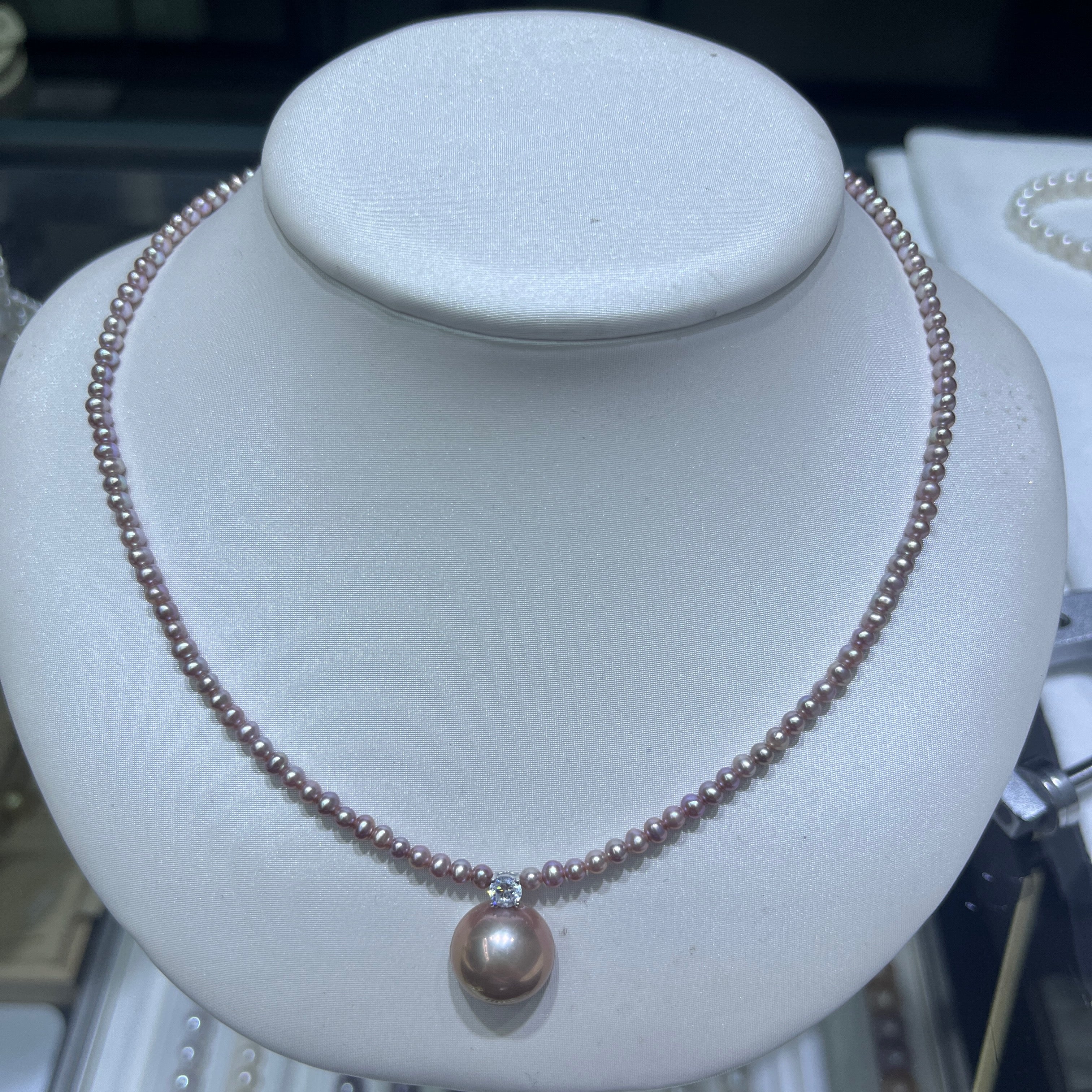 Handcrafted 3mm round pearl necklace with a 15mm mabe pearl white and pink -4A