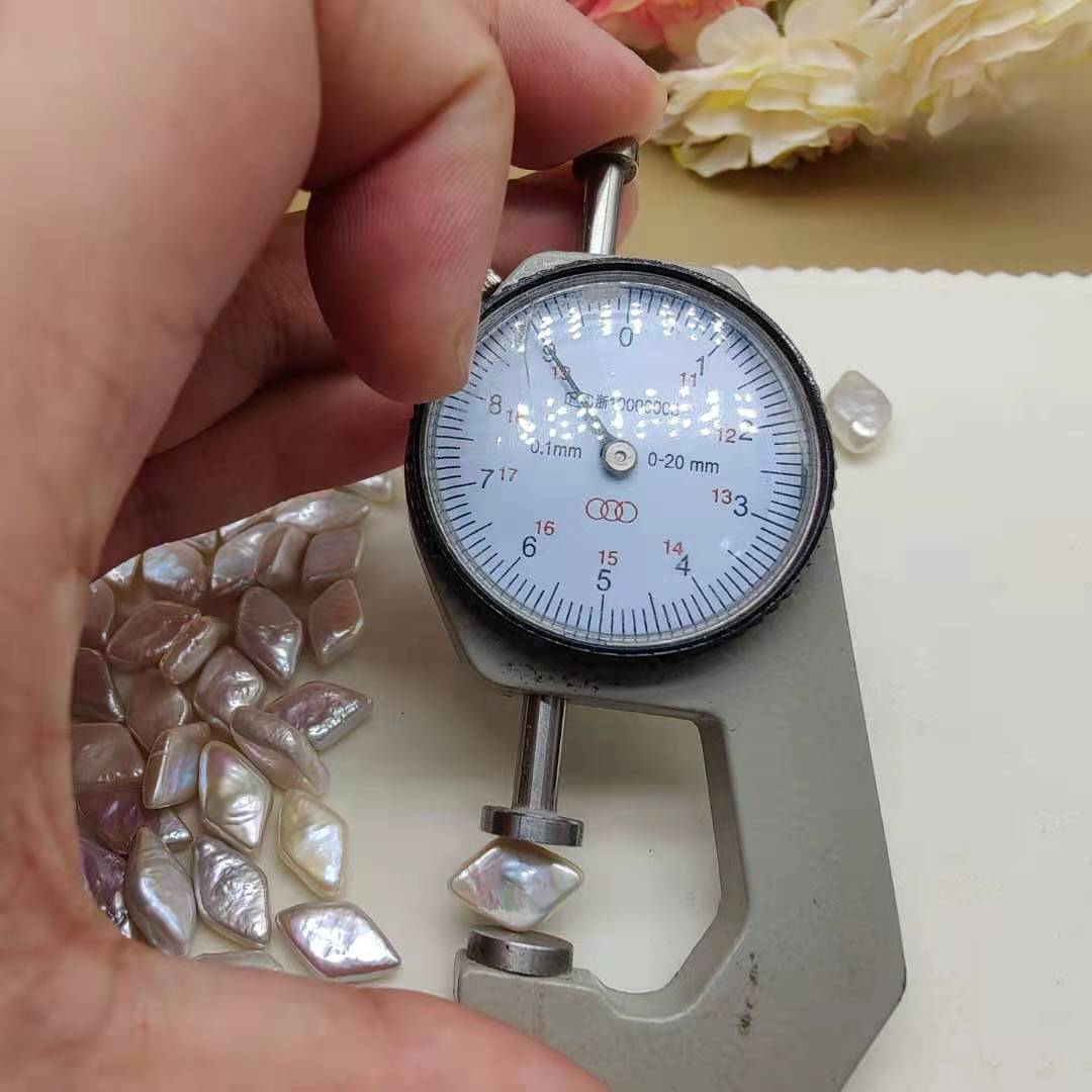 loose rhombus pearls white